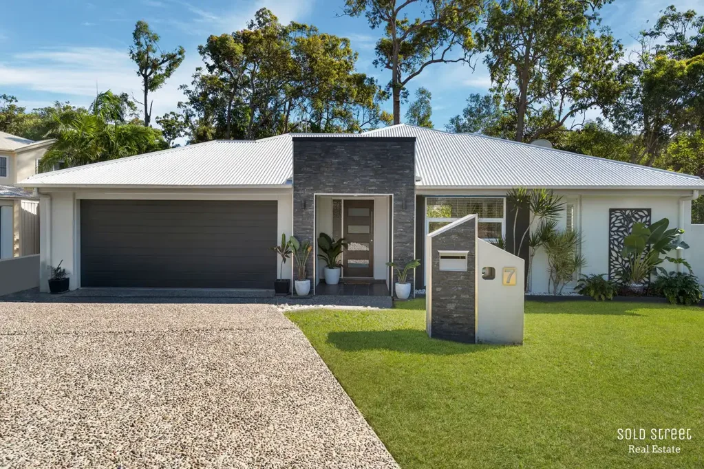 Oxenford 4침실 SENSATIONAL HOME IN BRILLIANT LOCATION