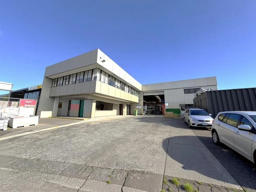 Manukau Standalone 563m² w Fenced Yard