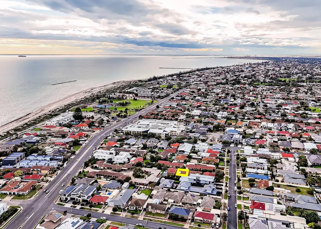 Semaphore Park 2房  Coastal Convenience in a Spacious Two-Bedroom Home