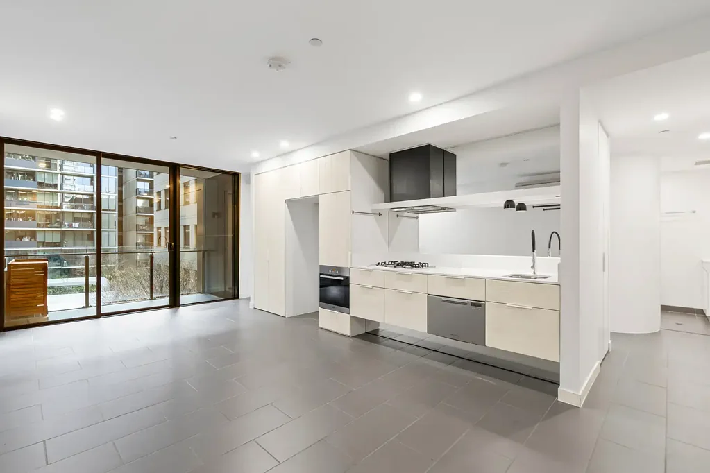 Sophisticated Urban Living - Study and secure Car park + Bike storage facility