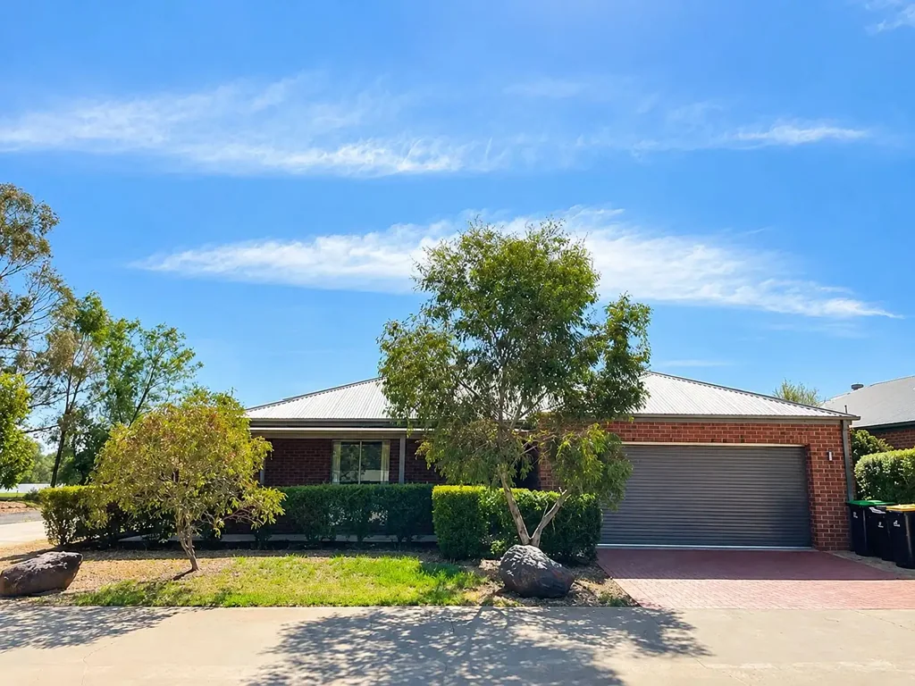 Stylish Townhouse in Prime Location