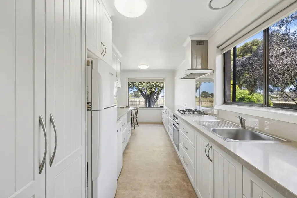 86 Hart Street, Colac, VIC 3250