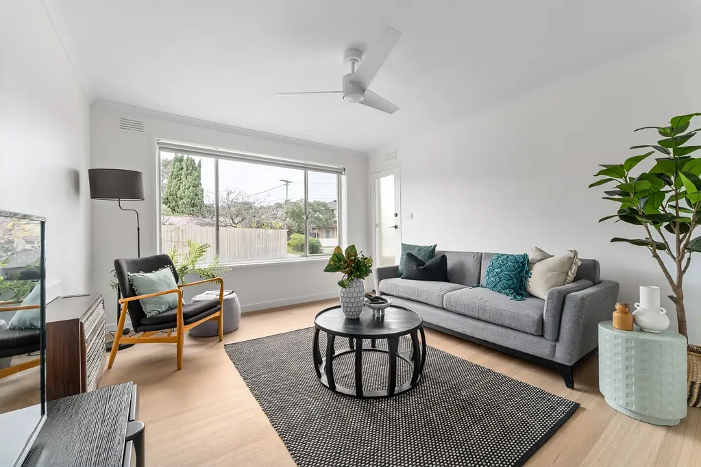 Altona North 2ਬੈੱਡਰੂਮ A Renovated Gem with Lifestyle, Location, and Investment Upside