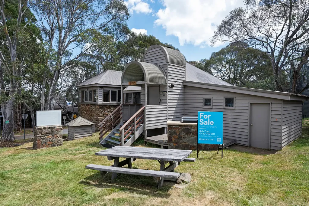 Dinner Plain 8 Bedroom The Perfect Blend of Home, Business and Lifestyle