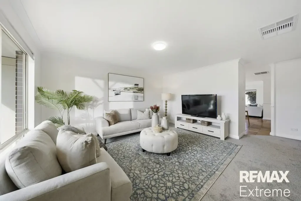 Carramar 4房  FRESHLY RENOVATED & READY TO MOVE INTO!