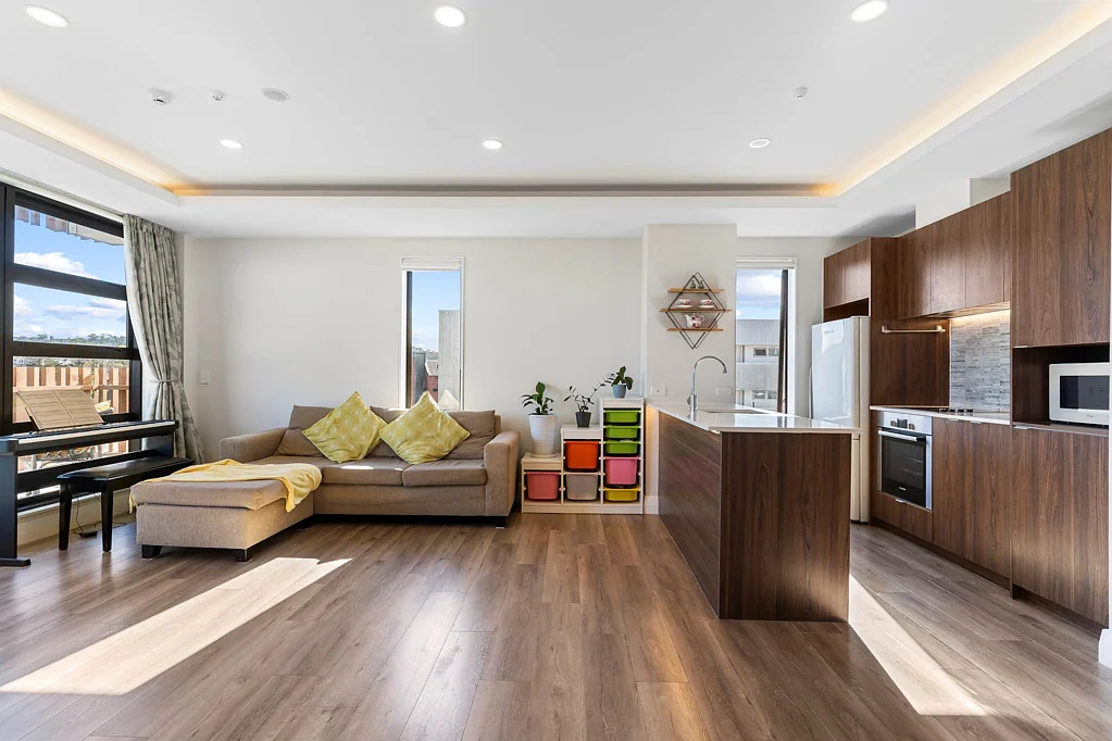 Albany 2房 什么是Albany终极生活方式？双车位+储物笼+独立书房=507号公寓！ The Ultimate Albany Lifestyle Package