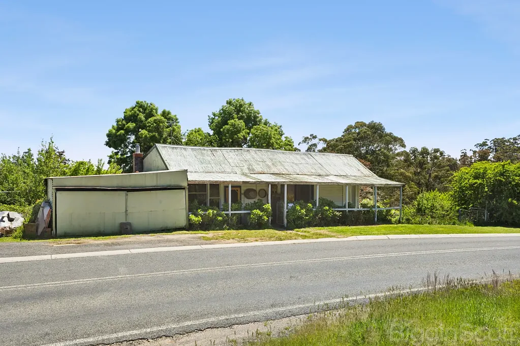 Sailors Hill 4कमरा Circa 1850 Historic William Tell Hotel – A Rare Sailors Hill Offering