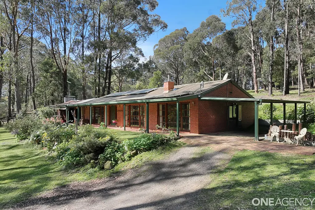 Moe South 3 Bedroom Peace, Privacy & Acreage