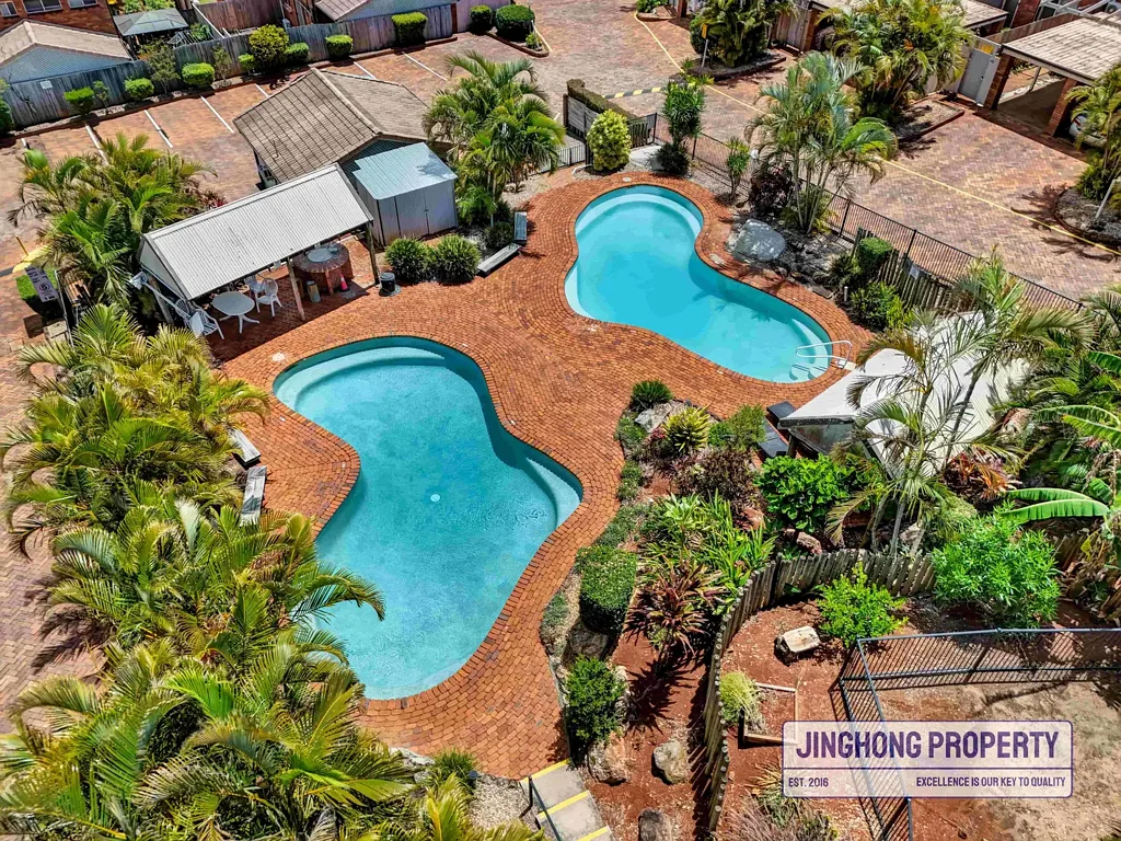 Ormiston 2 Slaapkamer Spacious 2-Bedroom, 2-Ensuite Townhouse in Prime Ormiston Location