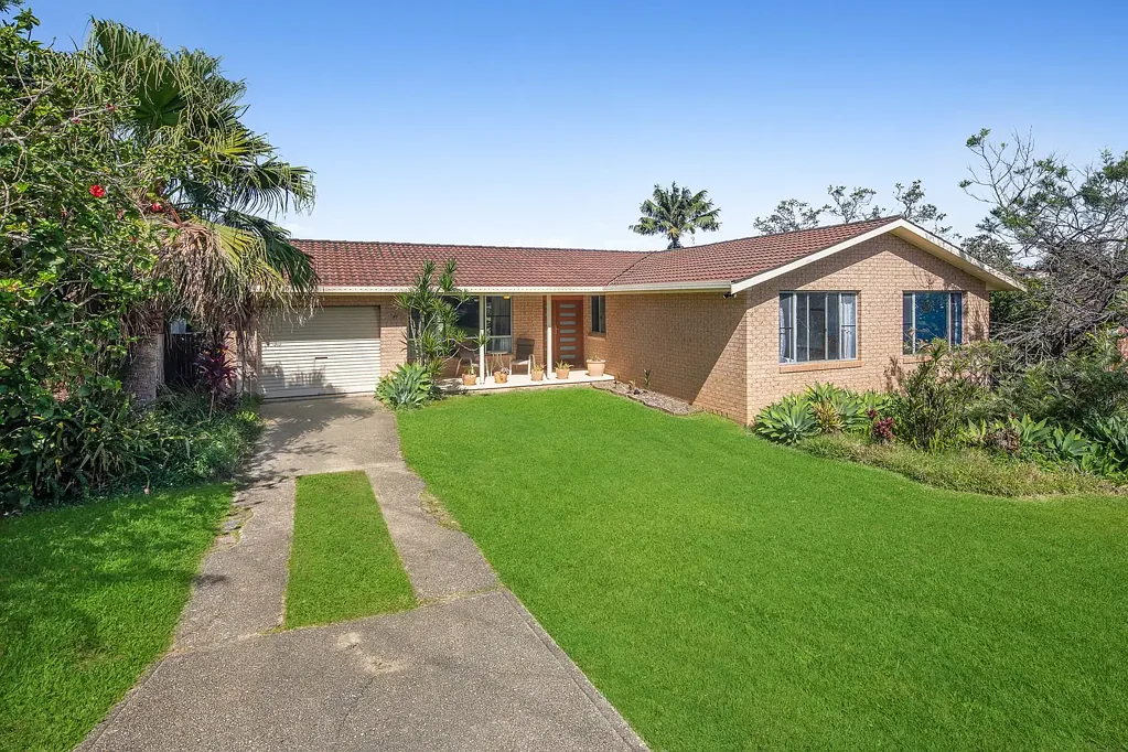 49 Wallace Street, Scotts Head, NSW 2447