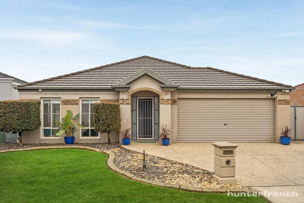 Altona Meadows 5 Bedroom 5-BEDROOM FAMILY HAVEN