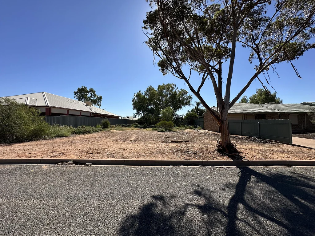 Port Augusta West A rare parcel of land in a well-established neighbourhood