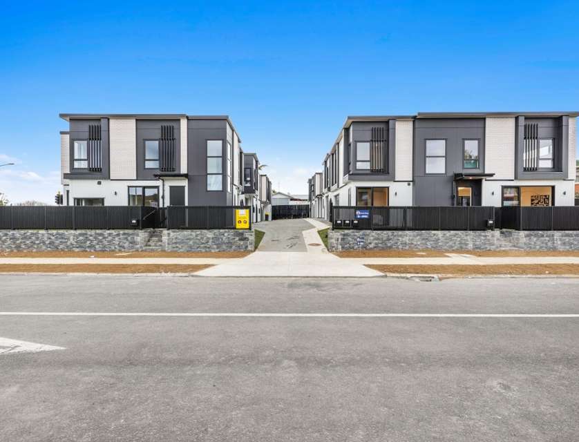 2D Imatra Place, Sunnyhills, Manukau City, Auckland, 4房, 3浴, 独立屋