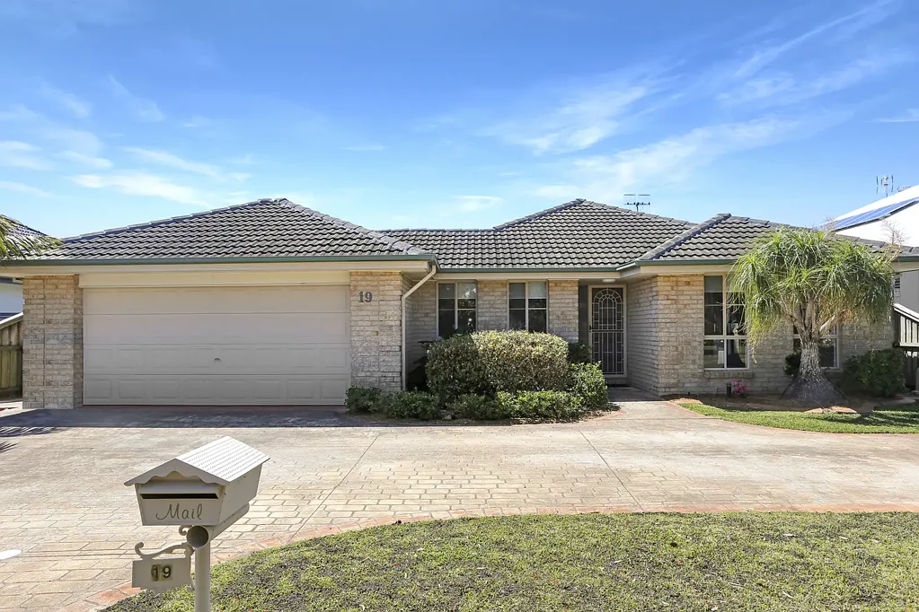 Waterfront Family Home available in Tea Gardens