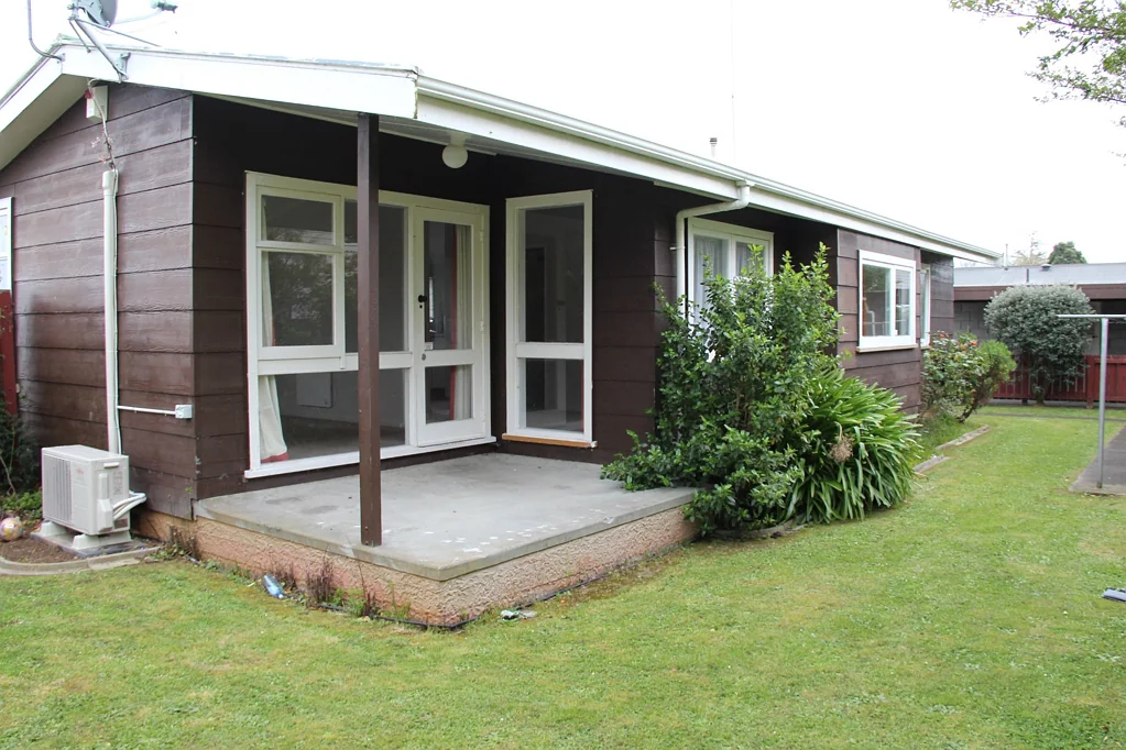 Warm, Private yard & Perfectly Positioned