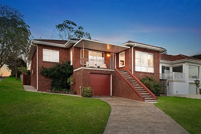 Seaforth 3 Slaapkamer Blue ribbon opportunity on 708sqm north to rear, near-level block