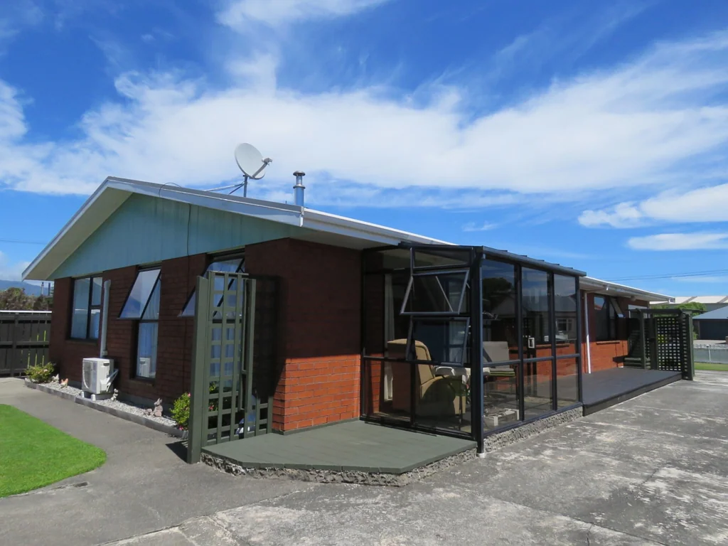 Westport 2 Bedroom Spacious Bungalow