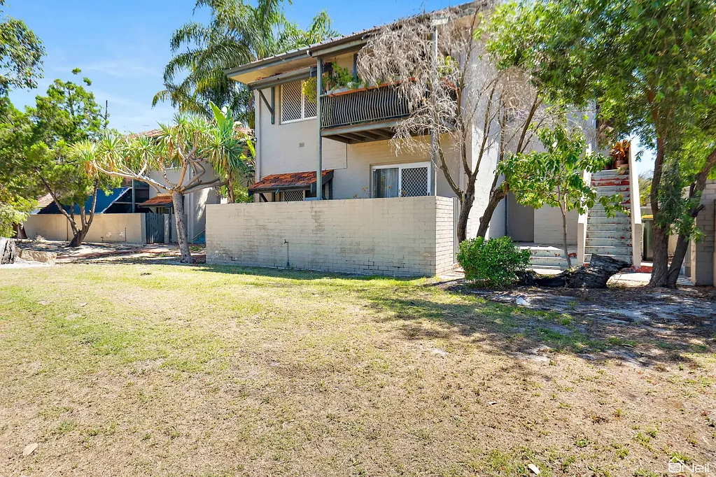 12/1196 Albany Highway, Bentley, WA 6102