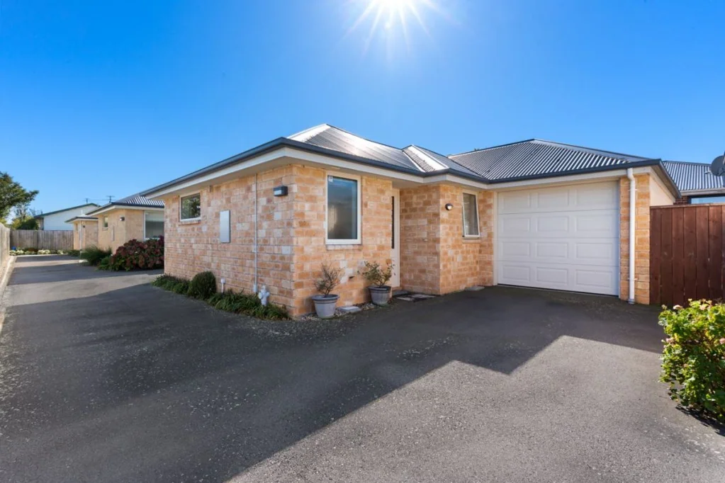 Halswell 2Zimmer Prime Location - Sunny Over 60's Beauty!