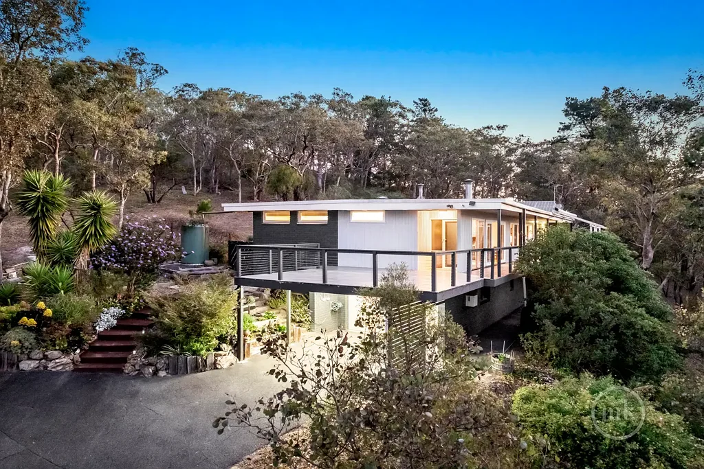 34 Hillcrest Road, Hurstbridge, VIC 3099