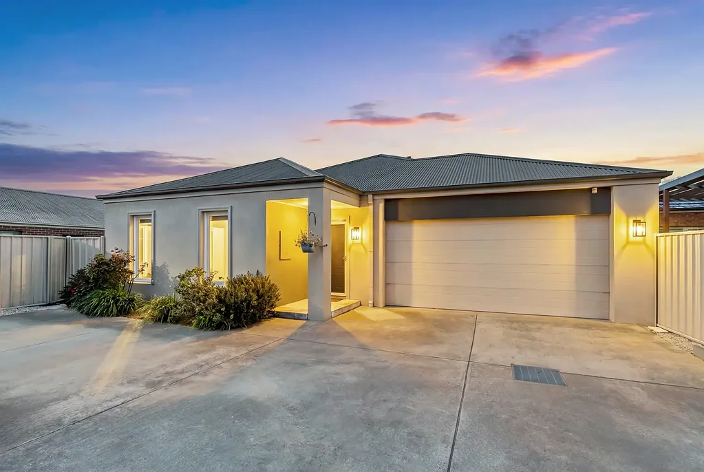 Sale 3房  Light Filled Contemporary Living