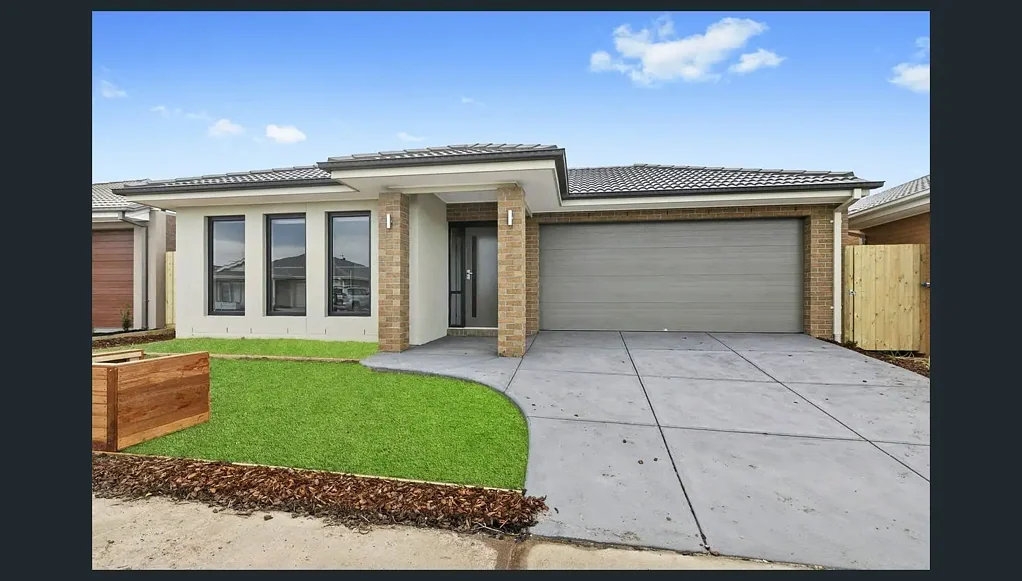 Modern Family Living in Prime Armstrong Creek Location