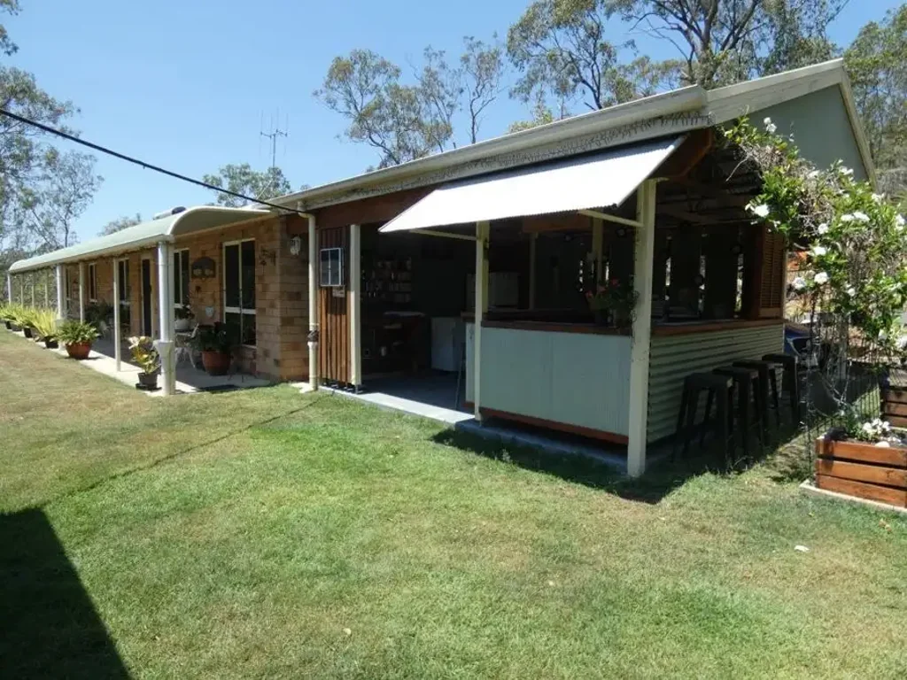 Mount Maria 40 ACRES WITH EXCELLENT INFRASTRUCTURE - IDEAL HOBBY FARM