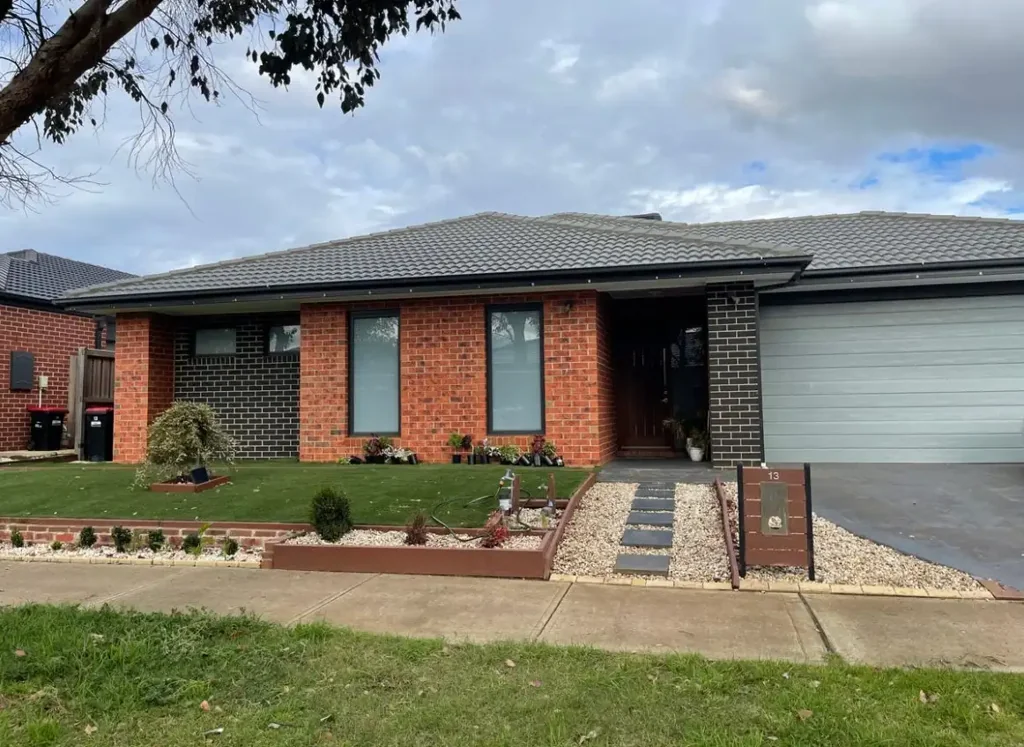 Stylish & Spacious Living in Fast-Growing Weir View