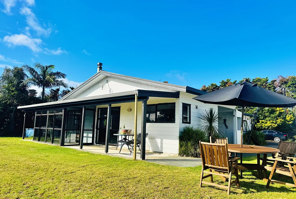 Houhora SPACIOUS SECLUDED FAMILY HOME WITH WIDE VIEWS