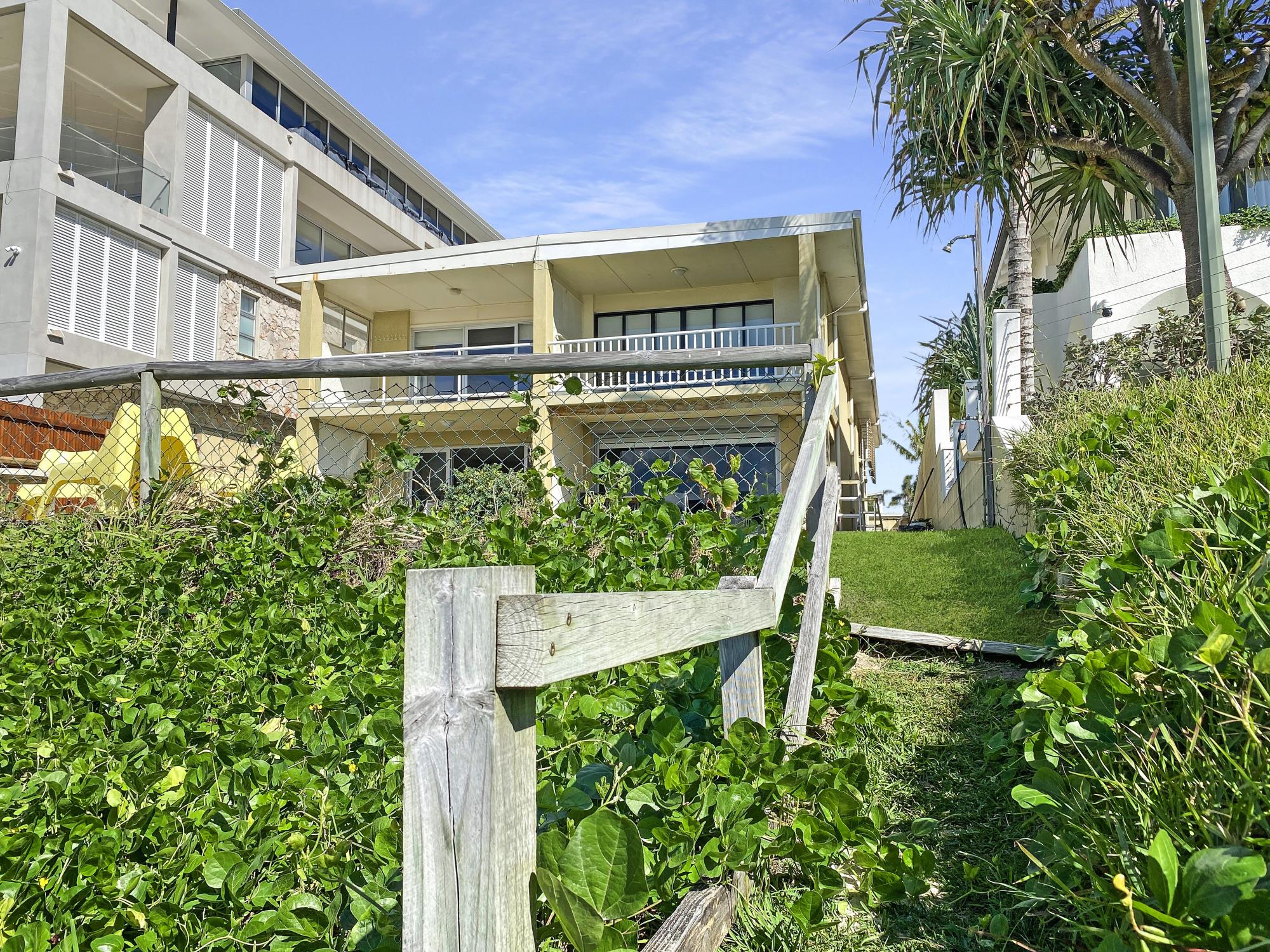 UNIT 2 109 ALBATROSS AV, MERMAID BEACH QLD 4218, 0 habitaciones, 0 baños, Unit