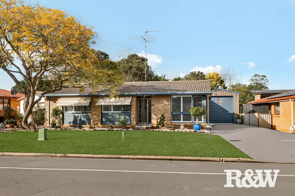 Werrington County 4 Bedroom 4 Bedroom Brick Home on 650m2 block of land (Entertainers Delight)