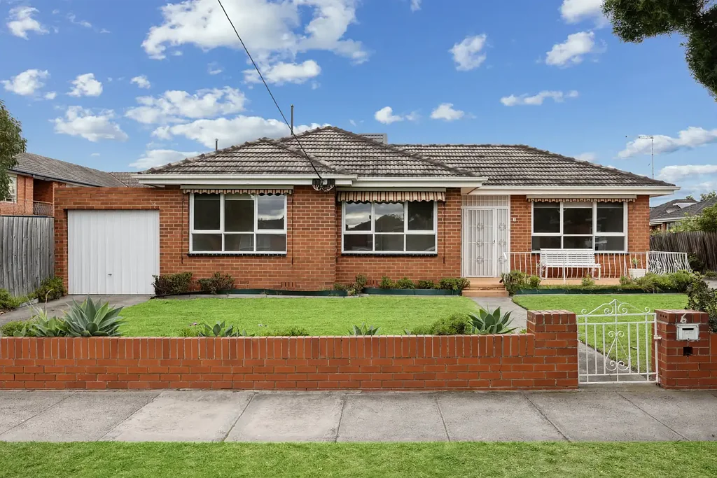 Glen Huntly 2Moenga Street-Front, Single-Level, So Close To Everything