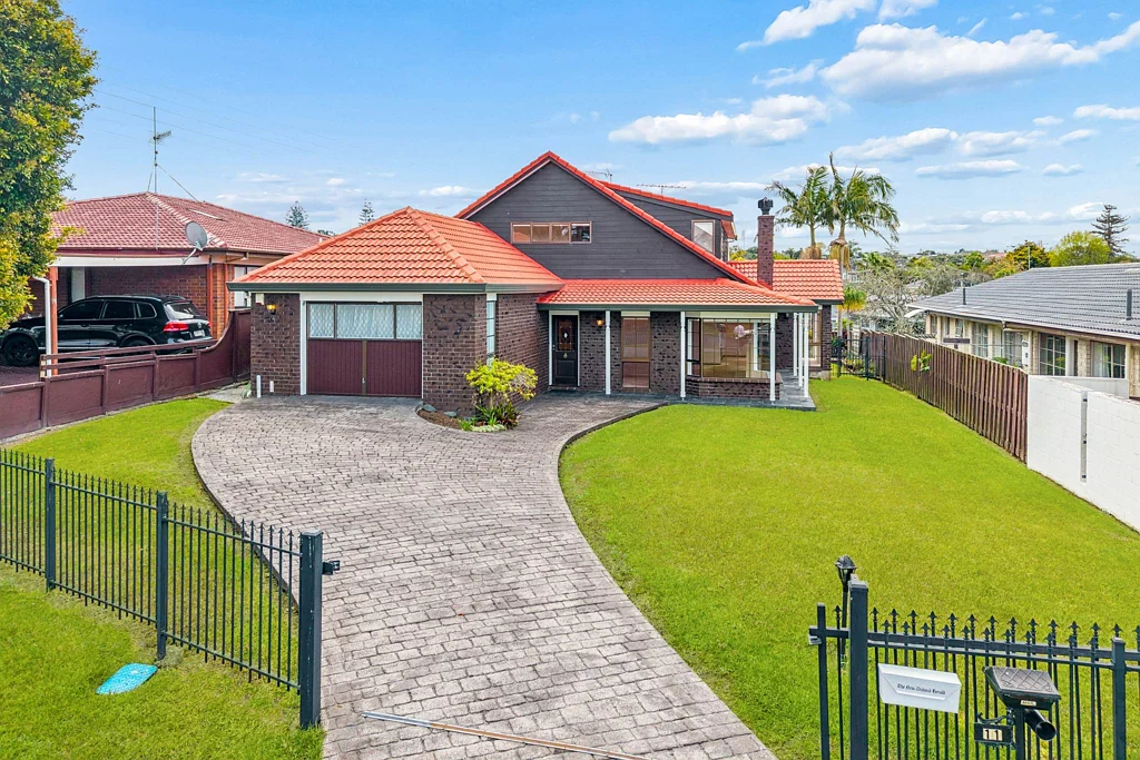Te Atatu South 3Habitaciones Super Spacious, Solid, and Full of Opportunity!
