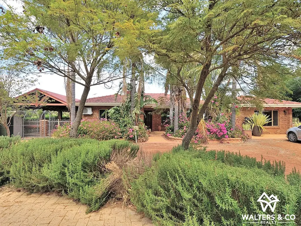 Large family home with pool