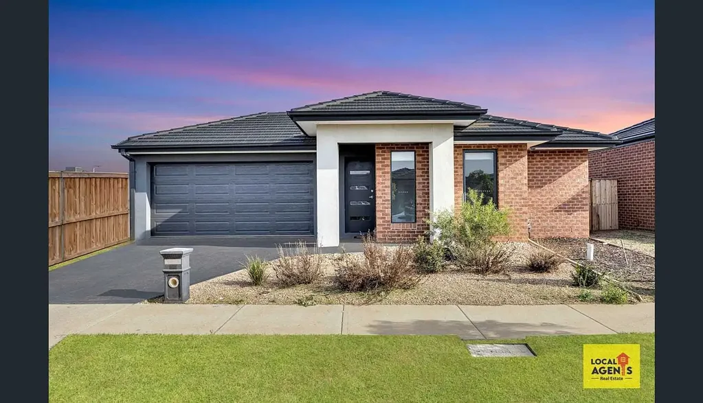Modern Family Living in the Heart of Tarneit !!!! $570 PW Bond $2477