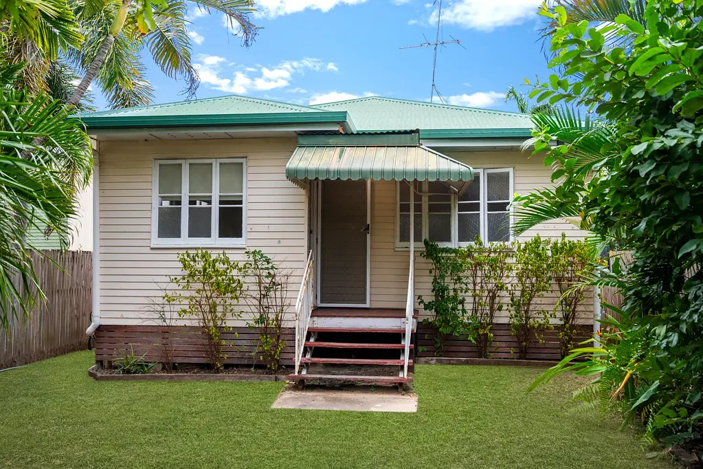 8B Tenth Avenue, Railway Estate, QLD 4810