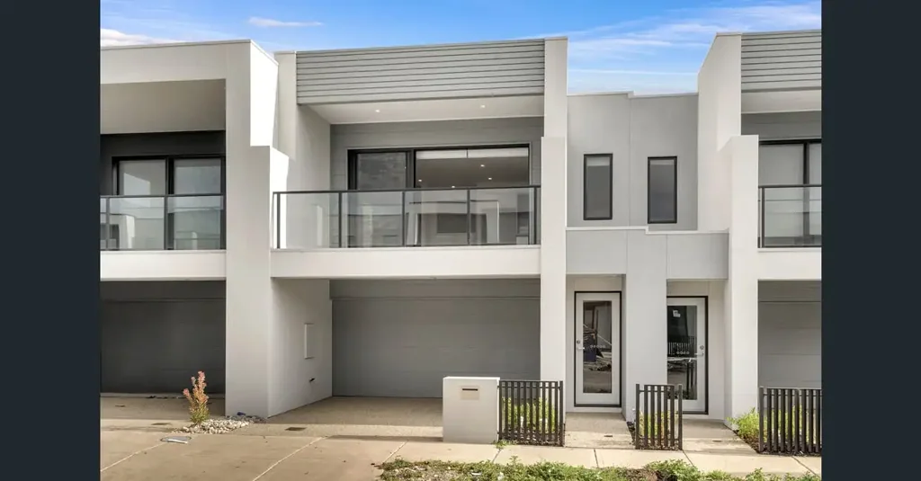 Modern 3-Bedroom Townhouse for Lease