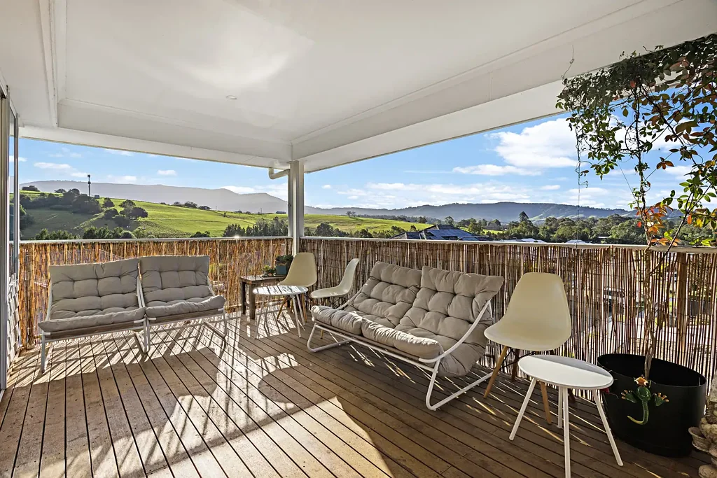 Jamberoo 5Zimmer Fantastic Two-Storey Family Home Immersed in Jamberoo Escarpment Vistas