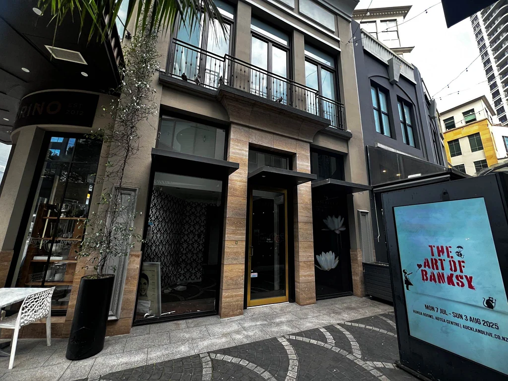 Auckland Central EXISTING BEAUTY SALON IN CHANCERY SQUARE