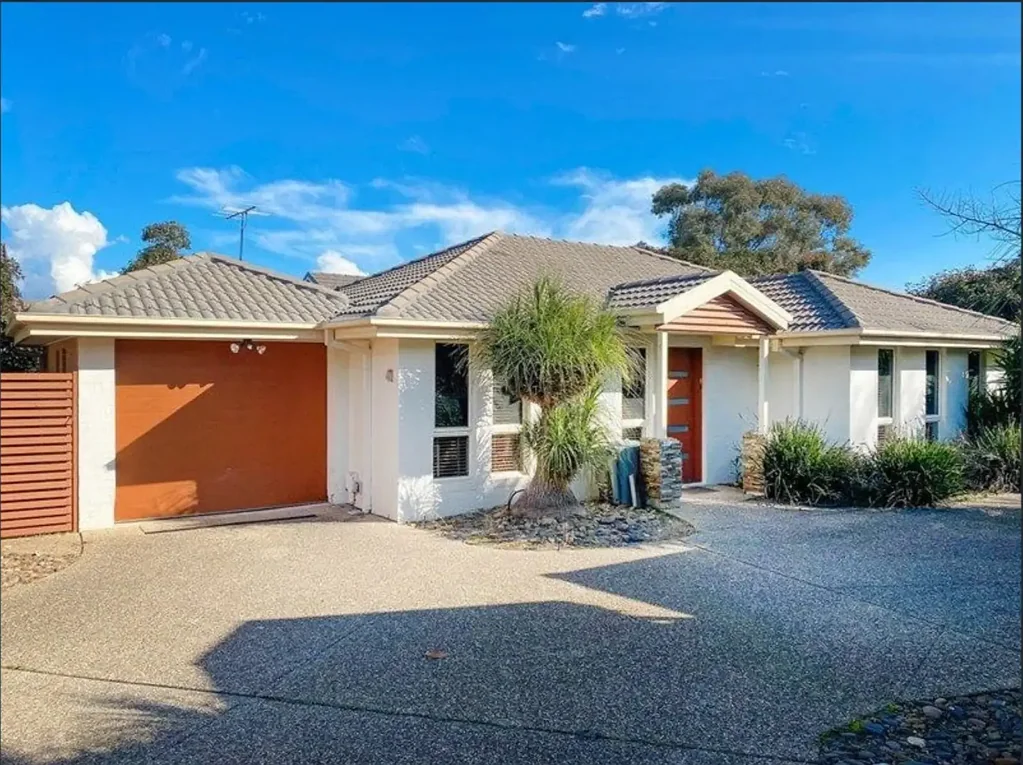 Comfortable 2-Bedroom Home in Convenient West Albury Location