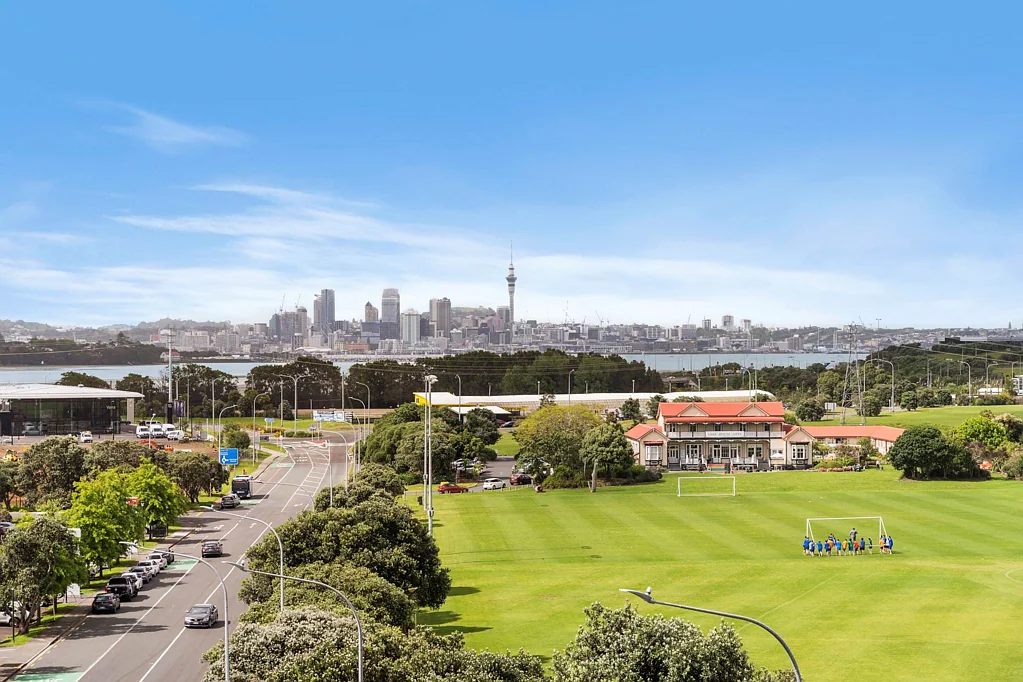Takapuna 2房 城市风光+海岸风情！核心地段高端公寓，毗邻医院，优质学区，步行至海滩！ City Lights, Coastal Life, Takapuna Style