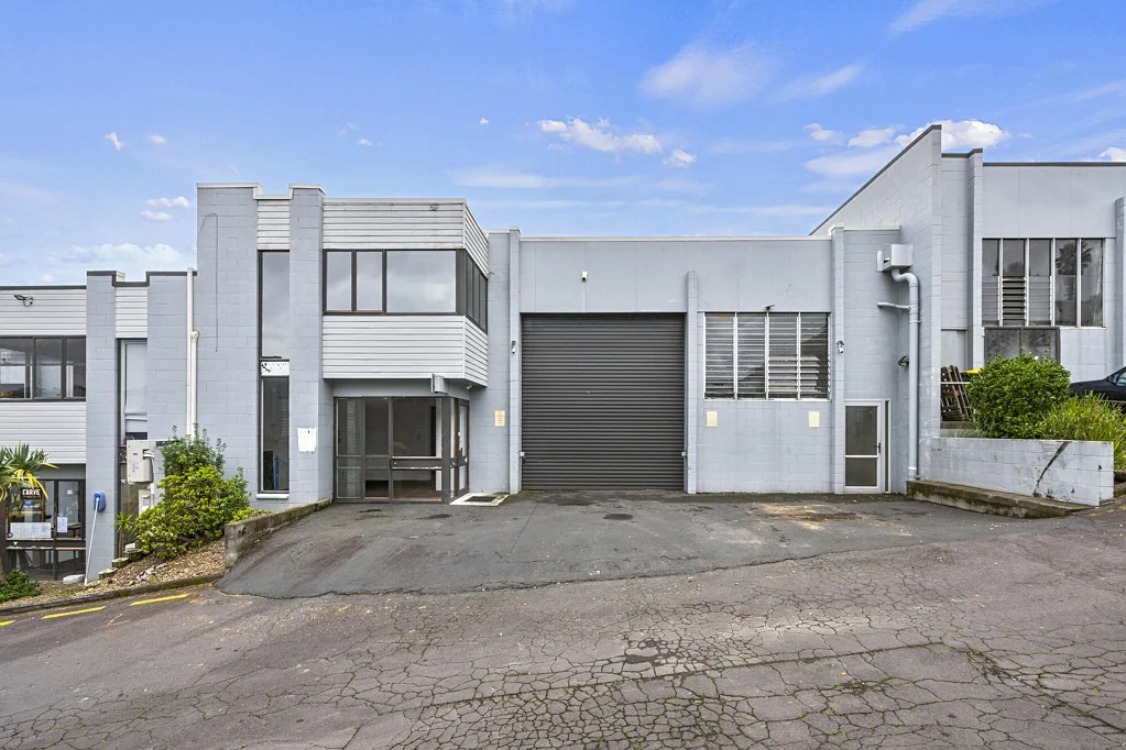 Wairau Valley 424sqm industrial – vacant possession
