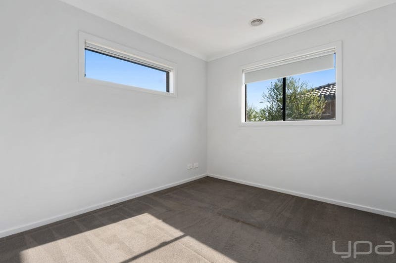 6 RUISLIP AV, STRATHTULLOH VIC 3338, 0房, 0浴, House