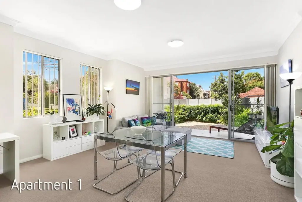 ARCHITECTURALLY DESIGNED 1 BEDROOM BOUTIQUE APARTMENT