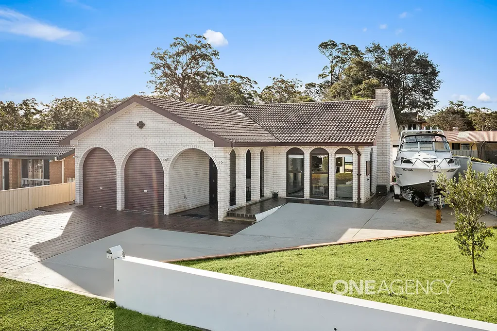 St Georges Basin 4 Bedroom DESIGNED TO WELCOME FAMILY AND FRIENDS