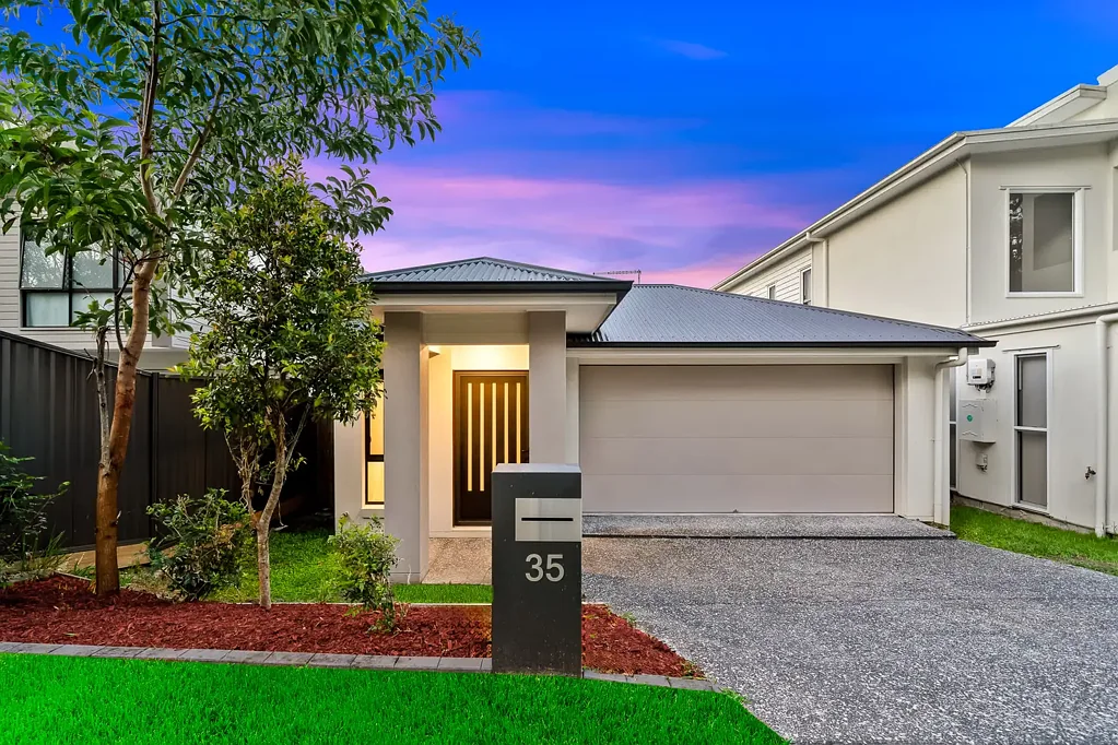 Karawatha 4部屋 Modern Low-Set Living in a Near-New Estate!