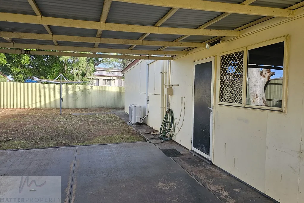 Plenty of room on Flynn Street!