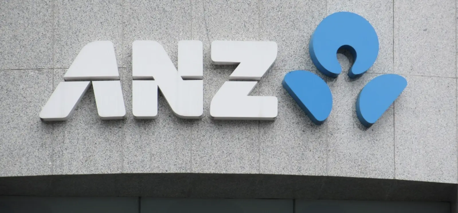 ANZ净利润微增，CEO警示拖欠贷款上升