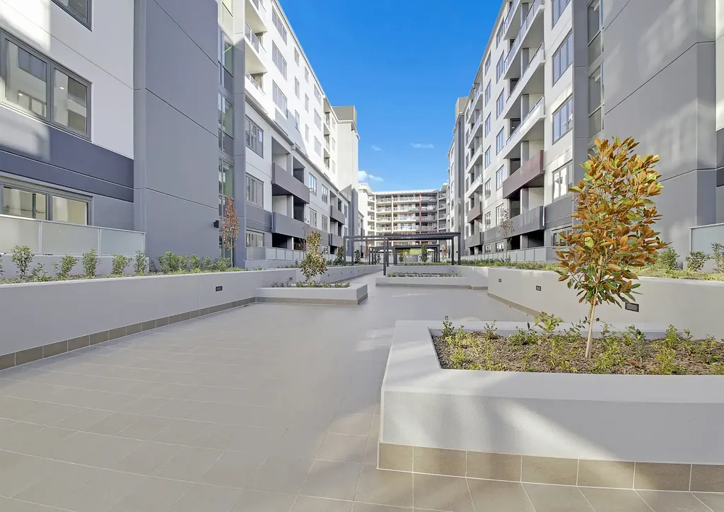 Braddon 1ห้องนอน Secure DHA Investment – 110SQM Modern Apartment with Large Courtyard & Study Near Canberra CBD