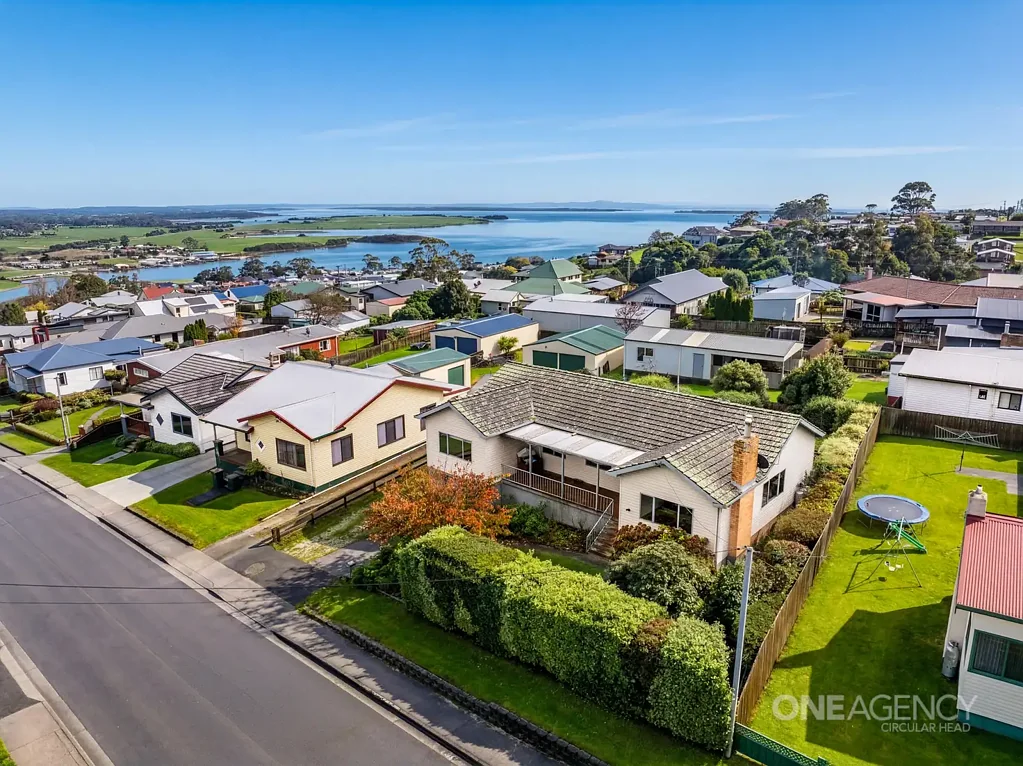 Smithton 5房  Large Family Home In Central A1 Location!
